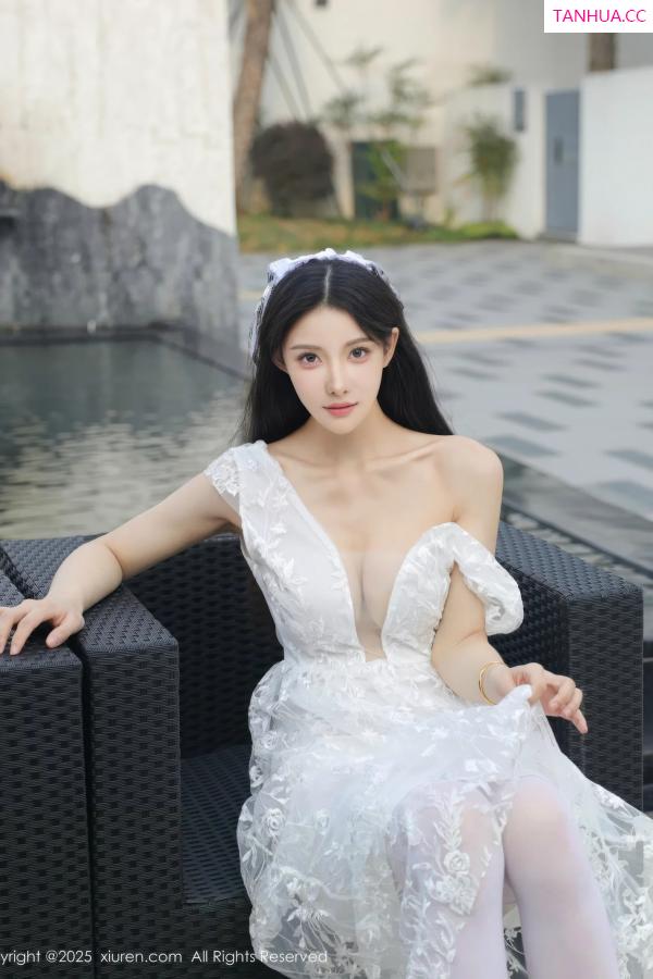   [XiuRen]高清写真图 2025.08.18 No.10661 梨霜儿 白色婚纱第22张图片